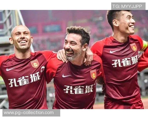 中超热战拜仁大胜巴萨点球大战引发全场狂欢与转会传闻交织