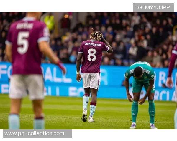 世界杯惊现冷门曼城与波尔图战平引发争议判罚全场沸腾 世界杯惊现冷门曼城与波尔图战平引发争议判罚全场沸腾