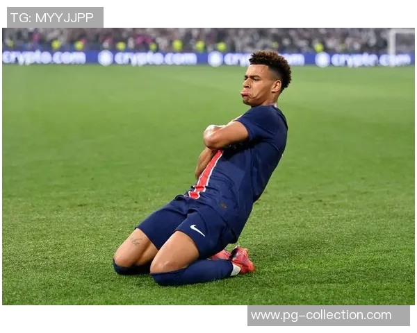 巴黎圣日耳曼逆转曼联上演精彩帽子戏法全场沸腾瞬间回顾