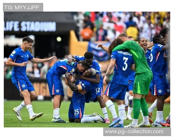 德甲激战利物浦绝杀巴黎圣日耳曼全场沸腾瞬间回顾与分析